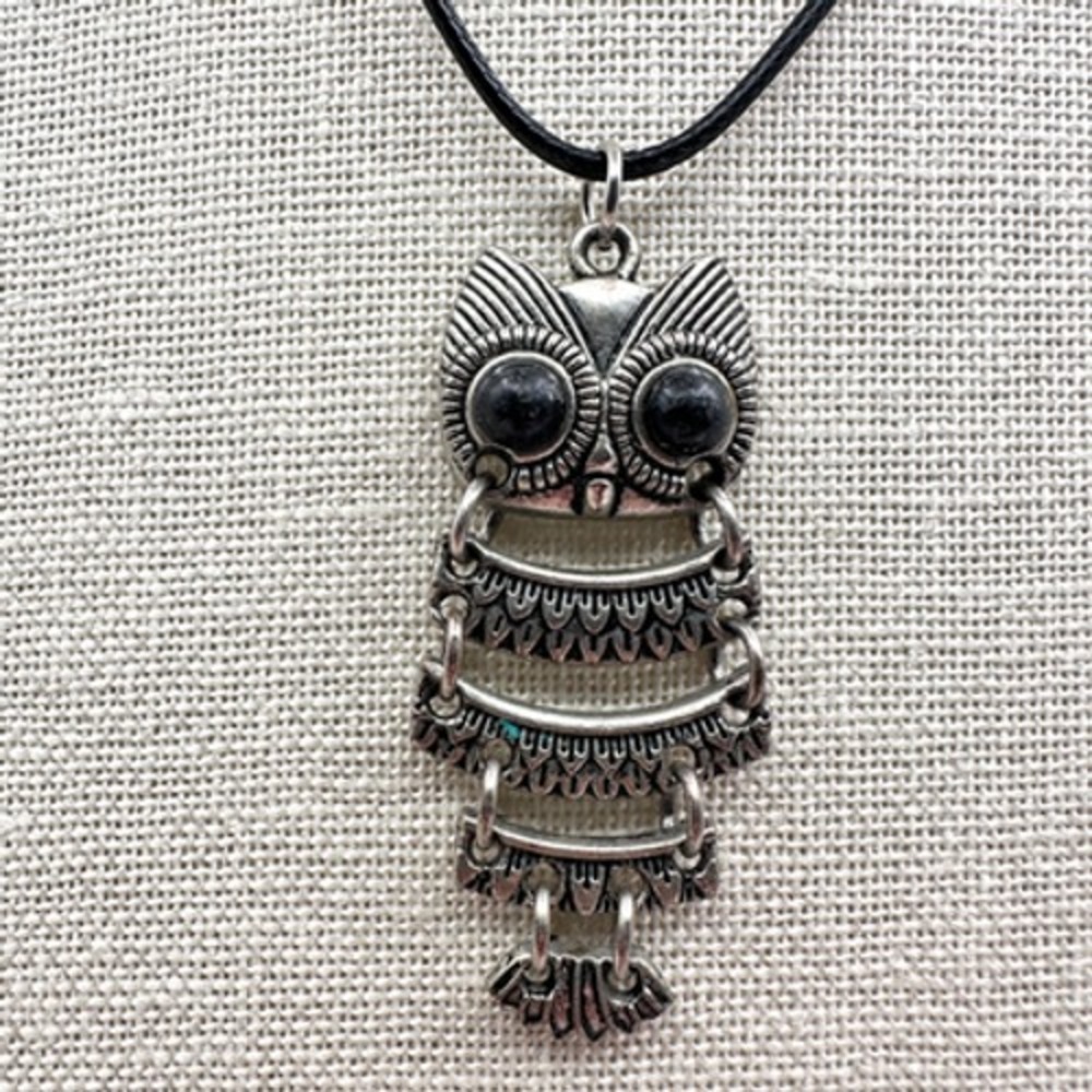 Vintage Y2K Silver Tone Owl Pendant Necklace with Black Eyes 90s Jewelry
